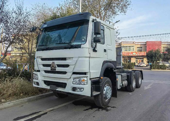 China Used Sinotruck HOWO 371HP Tractor Head Truck 6X4 10 Wheel Drive Tractor Truck