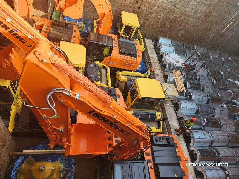 Used Vehicle Export in Progress: Fleet Being Loaded for Overseas Shipment